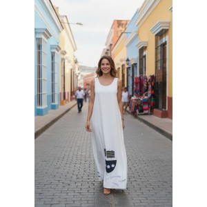 Φόρεμα μακρύ, μήκος από τον ώμο 135εκ., στρόγγυλη λαιμόκοψη, άνετο και δροσερό βαμβάκι 100%, αμάνικο, με σχέδιο τζιν καραβάκι με ριγέ πανιά 