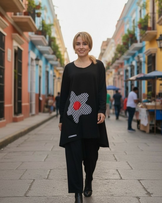  Mπλουζοφόρεμα Ασύμμετρο, με μακρύ μανίκι, με στρόγγυλη λαιμόκοψη  Βαμβάκι 95%  elastan 5%, μήκος 80εκ μπροστινό μέρος και πίσω μέρος 90εκ., με σχέδιο Με λουλούδι Ριγέ