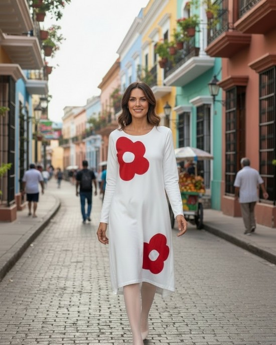 Μίντι Φόρεμα λευκό  Ασύμμετρο, λαιμόκοψη στρογγυλή, μακρύ μανίκι, βαμβάκι95% ελαστάν , μήκος 110εκ μπροστά και 120εκ. το πίσω μέρος, με σχέδιο Κόκκινες Μαργαρίτες