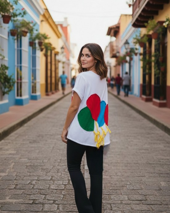 Mπλούζα λευκή  ή μαύρη  με κοντό μανίκι, ύφασμα μπλούζας βαμβάκι 100%, μήκος από ώμο 65εκ., με σχέδιο   πολύχρωμα μπαλόνια 