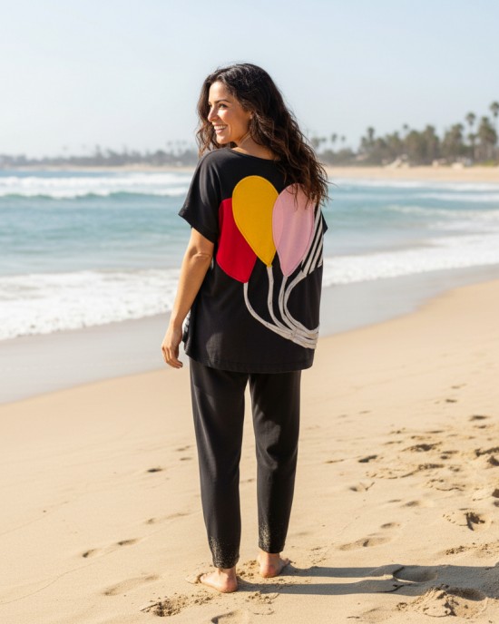 Mπλούζα  με κοντό μανίκι, χαμόγελο λαιμόκοψη, ύφασμα μπλούζας βαμβάκι 100%, μήκος από ώμο 65εκ., με σχέδιο  “Μπαλόνια παντού”