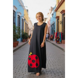 Φόρεμα μακρύ , μήκος από τον ώμο 135εκ., άνετο και δροσερό βαμβάκι 100%, αμάνικο, με σχέδιο την Όμορφη  Πασχαλίτσα