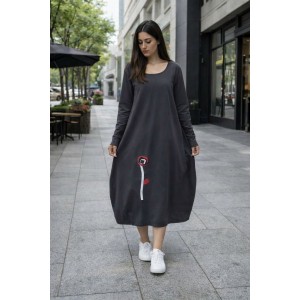 Φόρεμα midi balloon, σε χρώμα γκρι σκούρο, στρόγγυλη λαιμόκοψη, με μακρύ μανίκι,μήκος 115εκ. Βαμβάκι 95% με ελασταν 5% σχέδιο το λουλούδι 