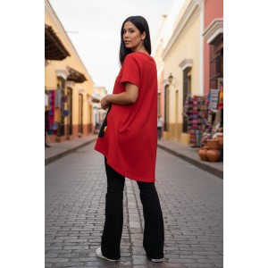 Mπλουζοφόρεμα ασύμμετρο, Μήκος από τον ώμο 80εκ μπροστινό μέρος και το πίσω μέρος 90εκ. με κοντό μανίκι βαμβάκι 100%, με σχέδιο το αυτοκινητάκι 