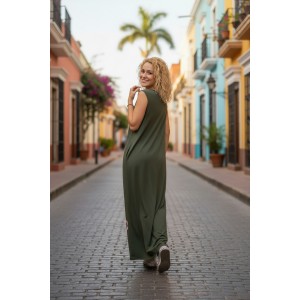 Φόρεμα μακρύ , μήκος από τον ώμο 135εκ., με τσέπες εσωτερικές, στρόγγυλη λαιμόκοψη, άνετο και δροσερό βαμβάκι 100%, αμάνικο, με σχέδιο τα Γατάκια