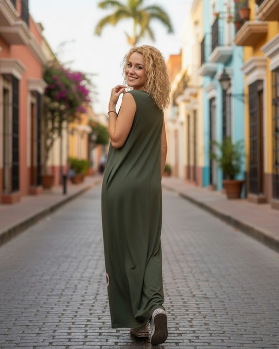 Φόρεμα μακρύ , μήκος από τον ώμο 135εκ., με τσέπες εσωτερικές, στρόγγυλη λαιμόκοψη, άνετο και δροσερό βαμβάκι 100%, αμάνικο, με σχέδιο τα Γατάκια