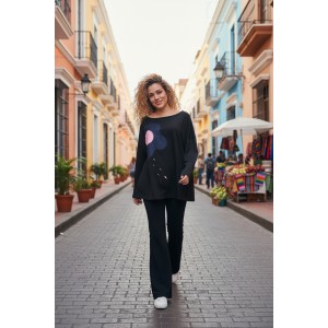 Mπλούζα Μαύρη με μακρύ μανίκι, με λαιμόκοψη χαμόγελο , ύφασμα μπλούζας βαμβάκι 95% ελαστάν 5%, μήκος 65εκ., με Σχέδιο  Τζην Μαργαρίτα