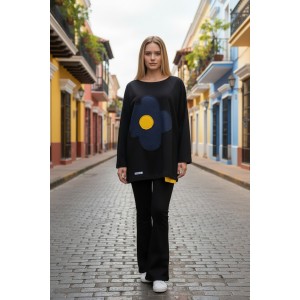 Μπλούζα , Βαμβάκι 95% ελαστάν 5%, μακρύ μανίκι, , μήκος από ώμο 65εκ., με λαιμόκοψη χαμόγελο, χειροποίητη δημιουργία με αγάπη, Σχέδιο τζιν λουλούδι 