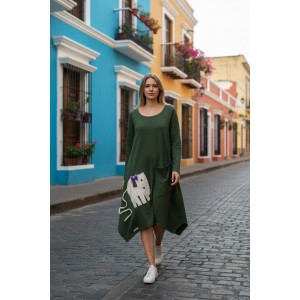 Φόρεμα midi ασύμμετρο με ανοίγματα στο πλάι, με τσέπη,με λαιμόκοψη στρόγγυλη, με μακρύ μανίκι, μήκος 115εκ, Βαμβάκι 95% με ελασταν 5%, με σχέδιο τον ελεφαντάκο