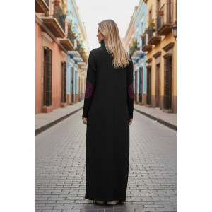 Φόρεμα Μακρύ, με λαιμό σε χρώμα μαύρο , μακρύ μανίκι, βαμβάκι95% ελαστάν , μήκος 135εκ., με σχέδιο τα μωβ λουλούδια 