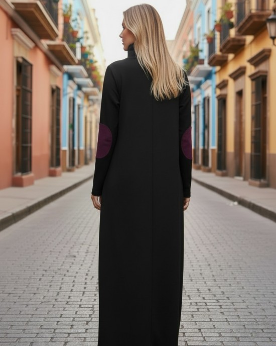 Φόρεμα Μακρύ, με λαιμό σε χρώμα μαύρο , μακρύ μανίκι, βαμβάκι95% ελαστάν , μήκος 135εκ., με σχέδιο τα μωβ λουλούδια 