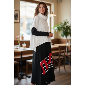 Πόντσο, χρώμα λευκό , ύφασμα φούτερ με χνούδι, σύνθεση βαμβάκι 100% , με τσέπη και λαιμό, άνετο και ζεστό