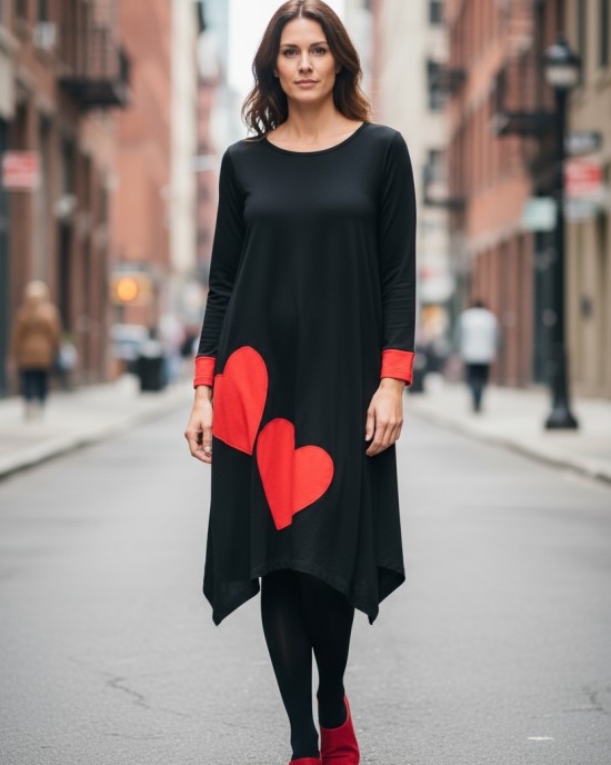 Μίντι φόρεμα, μακρύ μανίκι, χαμόγελο λαιμόκοψη, μικρά πλαϊνά ανοίγματα στο τελείωμα, μήκος 115εκ., Βαμβάκι95% ελαστάν 5%, με σχέδιο only love