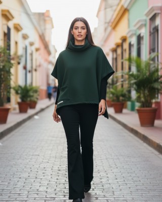 Πόντσο Κυπαρισσί, ύφασμα φούτερ με χνούδι, σύνθεση βαμβάκι100% , με τσέπη και λαιμό, άνετο και ζεστό 