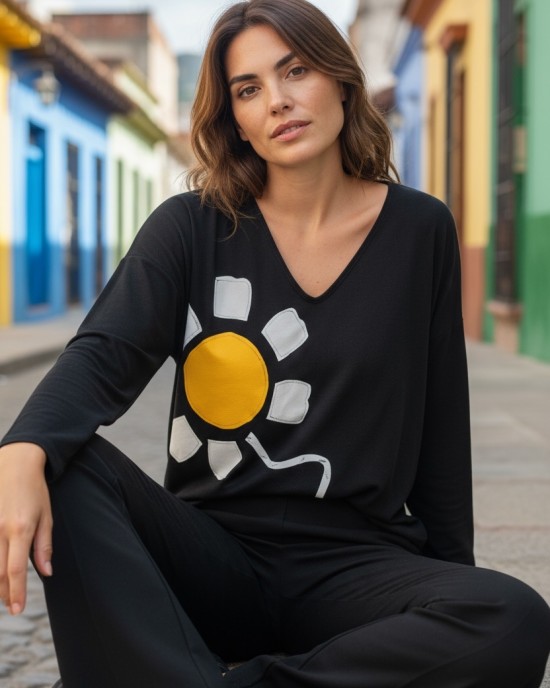 Μπλούζα με μακρύ μανίκι, Βαμβάκι 95% ελαστάν 5%, μήκος από ώμο 65εκ., με V λαιμόκοψη, χειροποίητη δημιουργία με αγάπη "Αγαπημένη και Υπέροχη Μαργαρίτα"