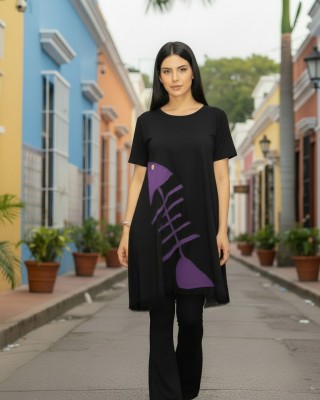 Mπλουζοφόρεμα ασύμμετρο, Μήκος από τον ώμο 80εκ μπροστινό μέρος και το πίσω μέρος 90εκ. με κοντό μανίκι βαμβάκι 100%, με σχέδιο μωβ ψαροκόκαλο 