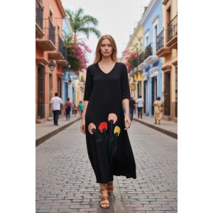 Φόρεμα μακρύ μαύρο ή μπλε σκούρο, με V λαιμόκοψη, κοντό μανίκι, μήκος από τον ώμο 135εκ., άνετο και δροσερό βαμβάκι 100%,  με σχέδιο πολύχρωμα λουλούδια