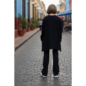 Μπλουζοφόρεμα μαύρο, με χακί τσέπη τσέπη, με στρόγγυλη λαιμόκοψη, βαμβάκι 95% ελασταν 5%,  μικρά πλαϊνά ανοίγματα στο τελείωμα, μήκος 70εκ. ,με σχέδιο  Γάτα σε χρώμα χακί 