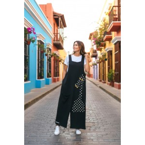 Σαλοπέτα μαύρη, ίσια χαλαρή γραμμή, δένει με κορδονάκια στο επάνω μέρος, για κάθε εποχή, σύνθεση υφάσματος Βαμβάκι 100%, με σχέδιο την πουά καμηλοπάρδαλη 