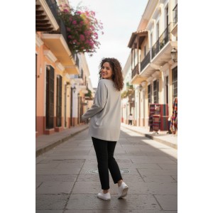 Μπλούζα, σε χρώμα γκρι ανοιχτό, Βαμβάκι 95% ελαστάν 5%, μακρύ μανίκι, , μήκος από ώμο 65εκ., με λαιμόκοψη χαμόγελο, Σχέδιο το σπιτάκι 