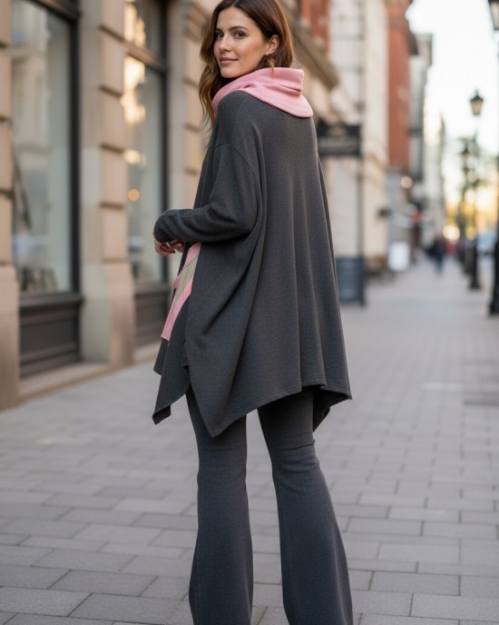 Μπλουζοφόρεμα γκρι σκούρο, τσέπη, με ροζ λαιμό , βαμβάκι 100% , μικρά πλαϊνά ανοίγματα στο τελείωμα, μήκος 70εκ., σχέδιο Ροζ Λεπτομέρειες 