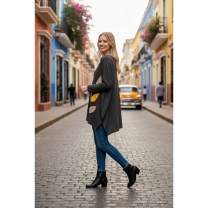 Μπλουζοφόρεμα γκρι σκούρο , με στρόγγυλη λαιμόκοψη , τσέπη,  βαμβάκι 95% ελασταν 5%,  μικρά πλαϊνά ανοίγματα στο τελείωμα, μήκος 70εκ σχέδιο Φυλλαράκια χρωματιστά 