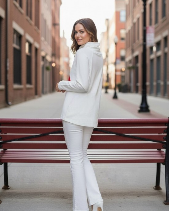 Άσπρη Μπλούζα, μακρύ άνετο ρεγκλάν Μανίκι, ντραπέ λαιμό, Μήκος 65εκ. από ώμο, ύφασμα interlock ΄σύνθεση βαμβάκι100% , Σχέδιο κόκκινες  καρδιές