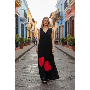 Φόρεμα μακρύ μαύρο ή μπλε σκούρο, μήκος από τον ώμο 135εκ., με v λαιμόκοψη, άνετο και δροσερό βαμβάκι 100%, αμάνικο, με σχέδιο 2 κόκκινες καρδιές μπροστά και μία στην πλάτη