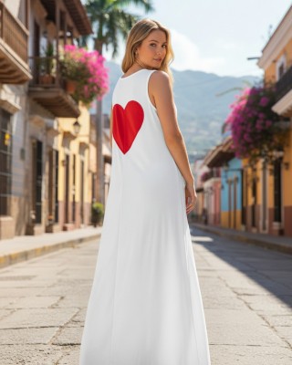 Φόρεμα μακρύ μαύρο ή μπλε σκούρο, μήκος από τον ώμο 135εκ., με v λαιμόκοψη, άνετο και δροσερό βαμβάκι 100%, αμάνικο, με σχέδιο 2 κόκκινες καρδιές μπροστά και μία στην πλάτη