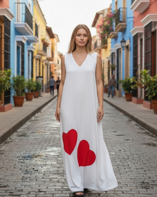 Φόρεμα μακρύ μαύρο ή μπλε σκούρο, μήκος από τον ώμο 135εκ., με v λαιμόκοψη, άνετο και δροσερό βαμβάκι 100%, αμάνικο, με σχέδιο 2 κόκκινες καρδιές μπροστά και μία στην πλάτη