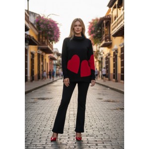 Άσπρη Μπλούζα, μακρύ άνετο ρεγκλάν Μανίκι, ντραπέ λαιμό, Μήκος 65εκ. από ώμο, ύφασμα interlock ΄σύνθεση βαμβάκι100% , Σχέδιο κόκκινες  καρδιές