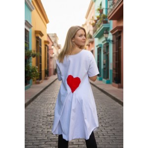 Mπλουζοφόρεμα ασύμμετρο, Μήκος από τον ώμο  80εκ μπροστινό μέρος και το πίσω μέρος 90εκ. με κοντό μανίκι βαμβάκι 100% με ουρά  με σχέδιο Κόκκινη Καρδιά 