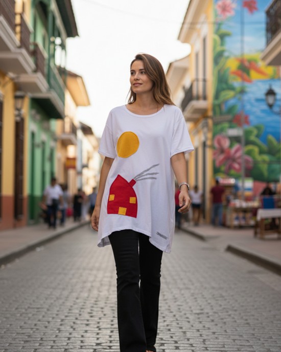 Μπλουζοφόρεμα λευκό ή μαύρο, με ανοίγματα στο πλάι . βαμβάκι 100%,  μήκος από ώμο 70εκ.  βαμβάκι 100% και σχέδιο σπιτάκι και ήλιος 