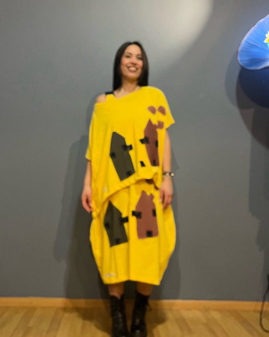 Φόρεμα Μίντι κίτρινο με τζιν τιράντες  βαμβακερό 100% Σπιτάκια με  χρώμα 