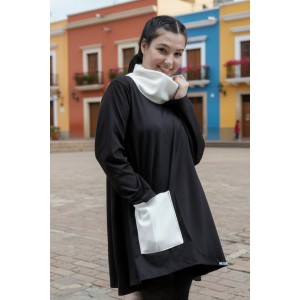 Mπλουζοφόρεμα Ασύμμετρο, με μακρύ μανίκι και λευκό λαιμό. Άνετη εφαρμογή με μήκος 80εκ. μπροστά και 90εκ. πίσω. Βαμβάκι 95% και ελαστάν 5%. Διατίθεται και χωρίς λαιμό, με σχέδιο «Οι κόκκινες καρδιές».