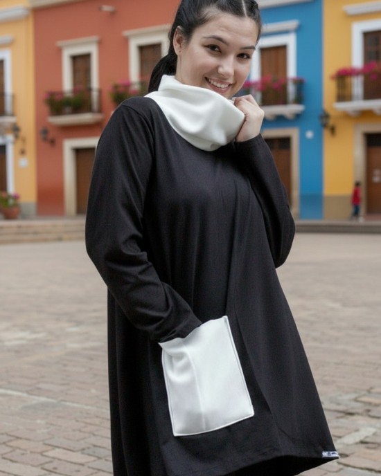 Mπλουζοφόρεμα Ασύμμετρο, με μακρύ μανίκι και λευκό λαιμό. Άνετη εφαρμογή με μήκος 80εκ. μπροστά και 90εκ. πίσω. Βαμβάκι 95% και ελαστάν 5%. Διατίθεται και χωρίς λαιμό, με σχέδιο «Οι κόκκινες καρδιές».