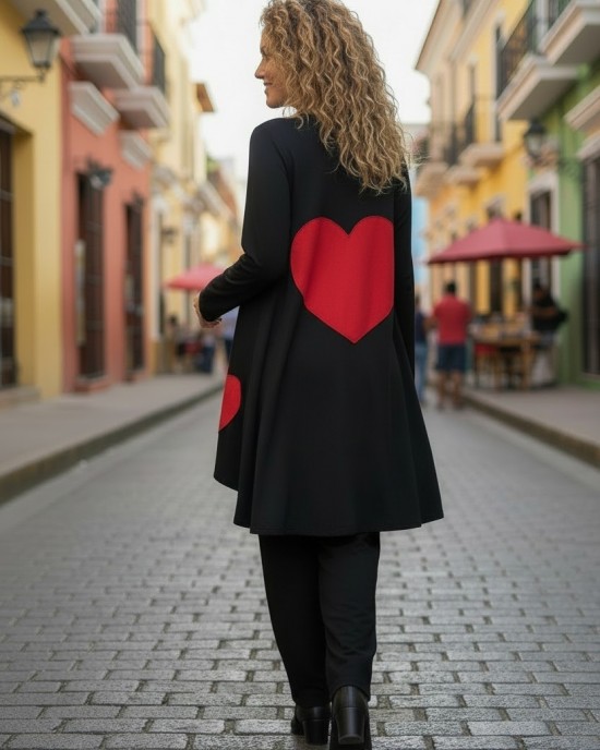 Mπλουζοφόρεμα Ασύμμετρο μα΄ύρο ,  μήκος 80εκ μπροστινό μέρος και πίσω μέρος 90εκ., με μακρύ μανίκι, Βαμβάκι 95% ελαστάν 5%, με σχέδιο  κόκκινη  Καρδιά