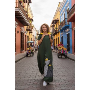 Φόρεμα μακρύ, σε άλφα γραμμή, μήκος από ώμο 135εκ.,με κουκούλα σε μαύρο χρώμα με κίτρινο εσωτερικά, βαμβάκι 100%, Κοντό μανίκι με σχέδιο τις δύο γατούλες