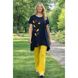 Mπλουζοφόρεμα σε χρώμα blue indingo, με κοντό μανίκι, σύνθεση υφάσματος βαμβάκι 100%, μήκος από ώμο μπροστινό μέροε 80εκ. και πίσω μέρος 90εκ.   με σχέδιο colorful leaves