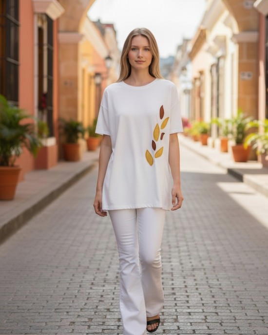 Mπλούζα λευκή, με κοντό μανίκι, χαμόγελο λαιμόκοψη, ύφασμα μπλούζας βαμβάκι 100%, μήκος από ώμο 70εκ., με σχέδιο φυλλαράκια