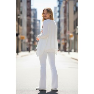 Μπλούζα με μακρύ μανίκι , ασύμμετρη, με V λαιμόκοψη, ανοίγματα στο πλάι, βαμβάκι 100% , με μύτες στο τελείωμα, μήκος 65εκ., με σχεδιο Ροζ Φύλλα