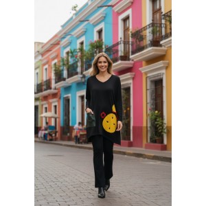 Μπλουζοφόρεμα μαύρο V λαιμόκοψη , βαμβάκι 95% ελασταν 5%, μικρά πλαϊνά ανοίγματα στο τελείωμα, μήκος 70εκ.,τσέπη κυπαρισσί, σχέδιο ο Μικρός πρίγκιπας 