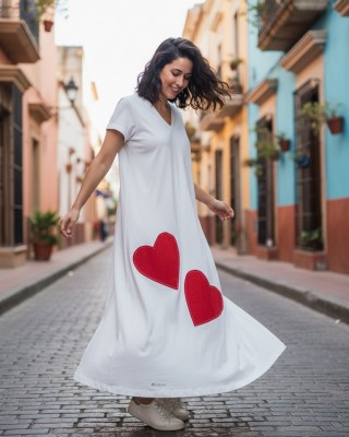 Φόρεμα μακρύ ,V λαιμόκοψη , μήκος από τον ώμο 135εκ., άνετο και δροσερό βαμβάκι 100%, Κοντό μανίκι με σχέδιο Καρδιές Κόκκινες 