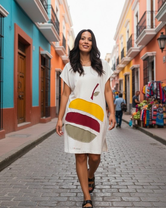 Φόρεμα Mini καλοκαιρινό, σε ίσια γραμμή,  με σκισίματα στο πλάι, 88εκ. από τον ώμο, λευκό ή μαύρο, με σχέδιο πολύχρωμο μήλο