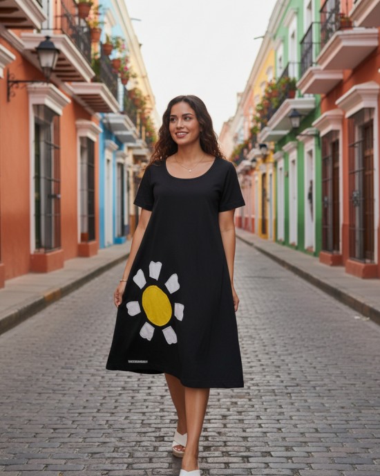 Φόρεμα mini, μήκος από τον ώμο 90εκ., στρόγγυλη λαιμόκοψη, άνετο και δροσερό βαμβάκι 100%, κοντό μανίκι, με σχέδιο την μαργαρίτα 