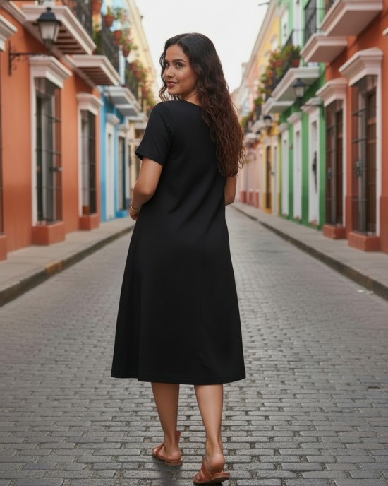 Φόρεμα mini, μήκος από τον ώμο 90εκ., στρόγγυλη λαιμόκοψη, άνετο και δροσερό βαμβάκι 100%, κοντό μανίκι, με σχέδιο την μαργαρίτα 