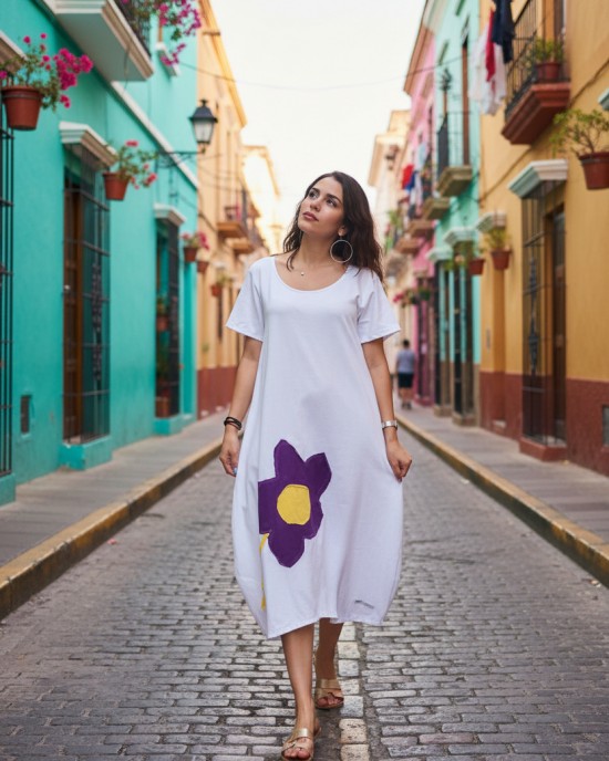 Φόρεμα midi balloon, χρώμα λευκό ή μαύρο, στρόγγυλη λαιμόκοψη, με κοντό μανίκι, μήκος 115εκ από ώμο, Βαμβάκι 100%, Σχέδιο Μαργαρίτα Μωβ