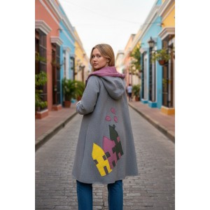 Πανωφόρι Midi, γκρι σκούρο ασύμμετρο, σε στυλ κάπας με μανίκι,  με Κουκούλα σε χρώμα του πηλού το εσωτερικό της, Άνετο ζεστό, Φούτερ με χνούδι, με πλαϊνές τσέπες, ΧΩΡΙΣ φερμουάρ,  Όμορφη Πόλη 