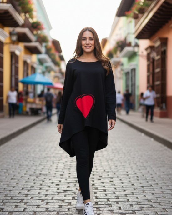 Μπλουζοφόρεμα ασύμμετρο, χρώμα λευκό, με στρόγγυλη λαιμόκοψη, με ουρά, μακρύ μανίκι, μήκος 70εκ μπροστινό μέρος και πίσω μέρος 80εκ.,ύφασμα Βαμβάκι100% ελαστάν , σχέδιο κόκκινη καρδιά 