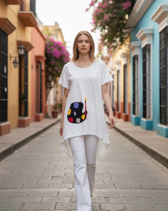 Μπλουζοφόρεμα ασύμμετρο, άσπρο, Μήκος από τον ώμο 80εκ μπροστινό μέρος και το πίσω μέρος 90εκ. με κοντό μανίκι βαμβάκι 100%, με σχέδιο  Παλέτα χρωμάτων